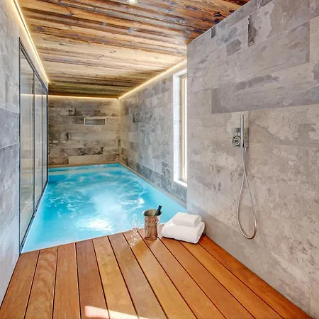 5★, 15 Pers, Piscine Interieure, Vue Montagnes, 7 Ch, Terrasse, Animaux Acceptes Chalet